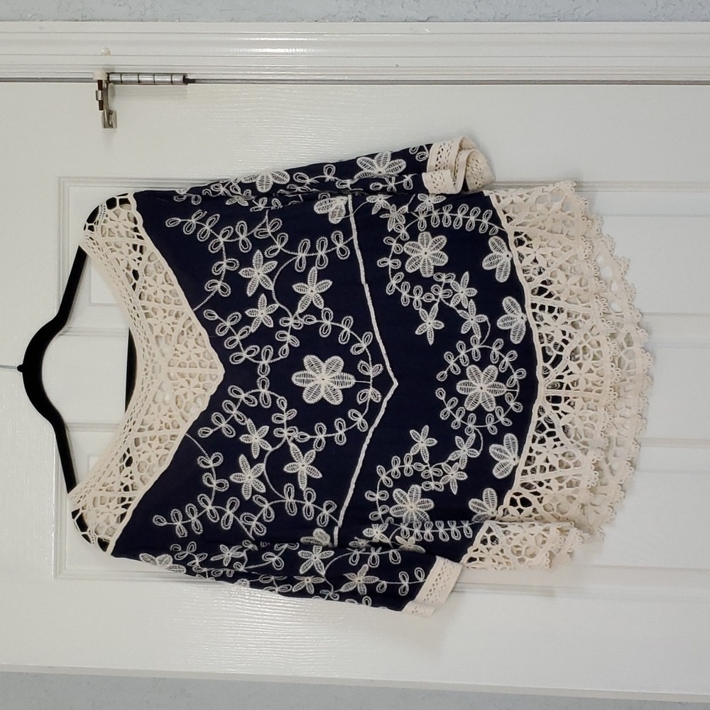 Lace Top - Picture 3 of 4